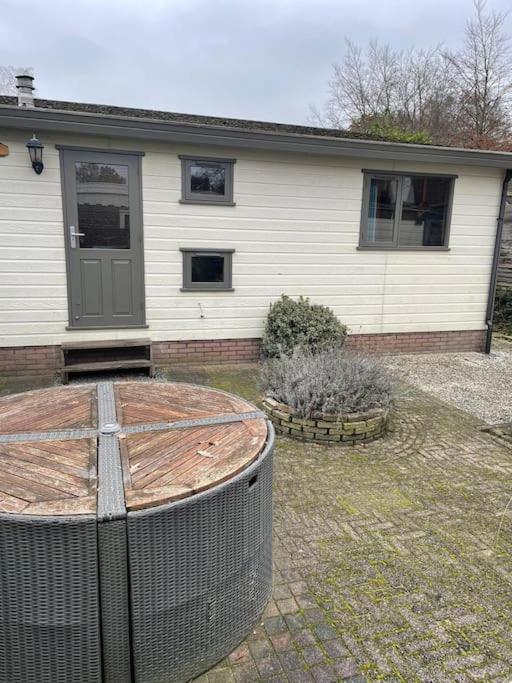 Gezellig Chalet Op De Prachtige Veluwe Putten Exteriér fotografie